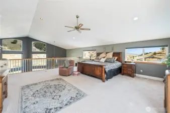 Primary loft bedroom, can be used as anything