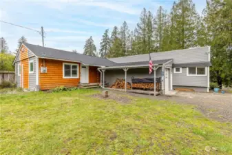 Beautiful home with 2160 sqft of living space