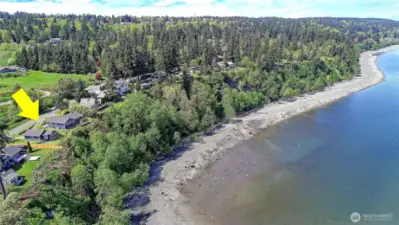 Ideal north end living from this beautifully and extensively renovated home. Simply steps to miles of beach fun + boat launch. Grab your boat...tie it to the buoy and go get that fresh crab!