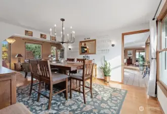 Formal dining room & entry to kitchen
