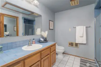 3rd bathroom in upstairs loft.