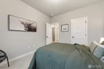 Photographs are for illustrative purposes only. Features, finishes, interior/exterior colors, landscaping and floorplan shown may vary from actual homes built