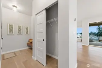 Photographs are for illustrative purposes only. Features, finishes, interior/exterior colors, landscaping and floorplan shown may vary from actual homes built