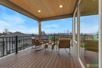 Photographs are for illustrative purposes only. Features, finishes, interior/exterior colors, landscaping and floorplan shown may vary from actual homes built