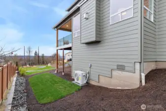 Photographs are for illustrative purposes only. Features, finishes, interior/exterior colors, landscaping and floorplan shown may vary from actual homes built