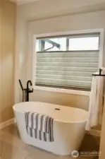 soaker tub in prime bath