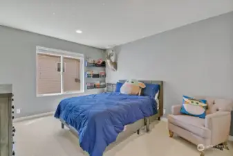 Large secondary bedroom
