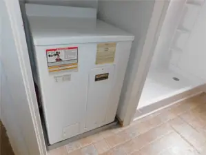 Yes this is a water heater and is working.