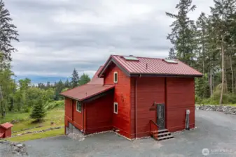 Wonderful amount of space for all your "extras". This home has a single private well.