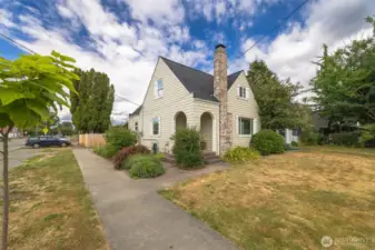 Corner lot offers extended space to enjoy the large yard. Great flower garden to enjoy the beauty of nature.