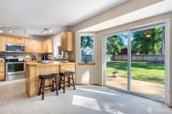 Kitchen w/ Eating Space