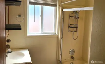 Apt 529