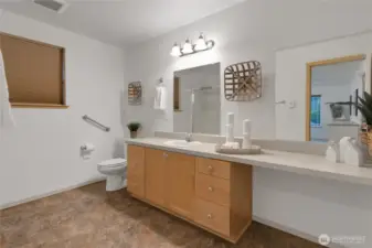 Secondary bathroom front