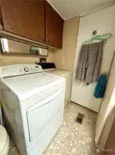 Laundry/Bathroom
