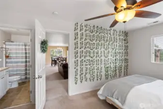 Main floor bedroom w/bathroom & walk in closet.