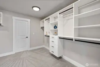Photos are of a home in a different community and are for illustration purposes only to reflect typical finishes.  May depict seller enhancements.  Colors and options may vary.