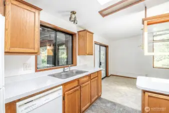 Slider off dining to enclosed porch