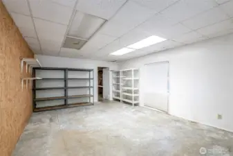 'Studio' adjacent garage