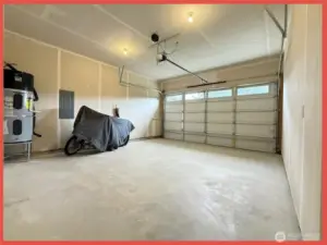 Garage with auto door opener w/battery backup. Dimensions 22x18’. 396 sf.
