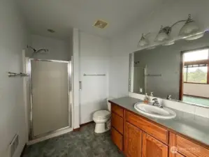 And a walk-in shower!