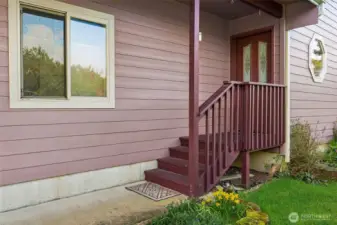 Main entrance / covered walkway!