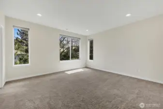 Huge Primary ensuite with 2 Walk-in closets