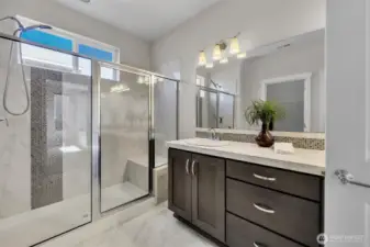 Primary Bed/Bath Ensuite w/2 Sink Vanity