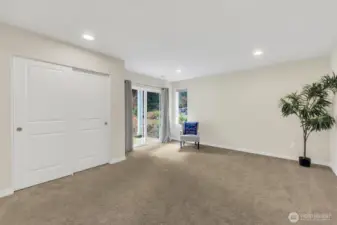 1st level Bedroom or Office Ensuite