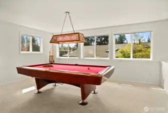 Large bonus room upstairs overlooking family room.
