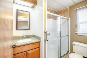Primary Bathroom attached!