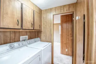 Washer & Dryer stay!