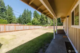 Covered walkway to front entry