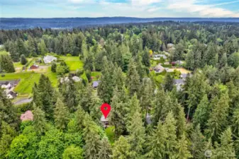 A little slice of heaven on coveted Hollywood Hill...in desirable wine country.