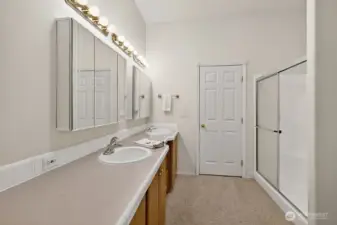 Double Vanity Primary