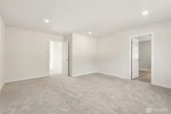 Disclaimer Secondary photos of same floor plan on different lot in different community: Photos are from another Luna, finishes, upgrades, and features may vary.