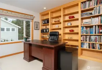 Upper Loft Library/Office Space~