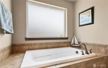 Primary soaking tub