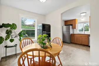 Dining room into kitchen