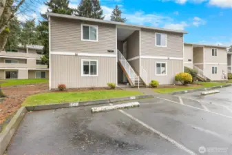 Fully renovated & move-in ready, this Salish Village Condo is located in Kirkland’s Totem Lake neighborhood — quiet community close to shopping, dining, parks, and commuter routes.