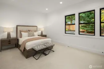 Spacious Main Floor en-suite