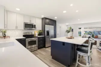 A kitchen that keeps everything within reach while still feeling open.