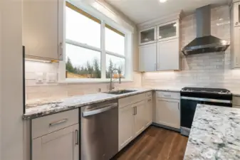 Modern appliances included