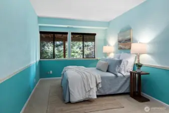 2nd bed on lower level