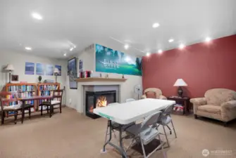 Community room and Library located in Building 1 for your use.