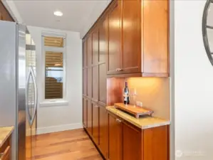 and pantry alcove.