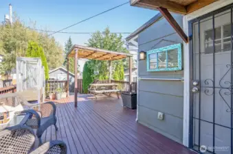 Deck with plenty of room for your BBQ