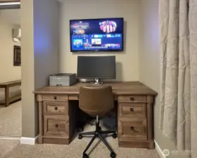 Bedroom 2 Office workplace