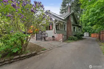 lCircular drive leads to back of the main house.