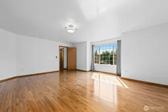 Large upper floor bonus room makes a terrific office, gym, game room or play room.