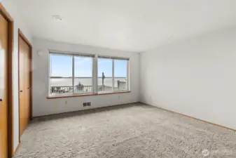 Main level primary suite